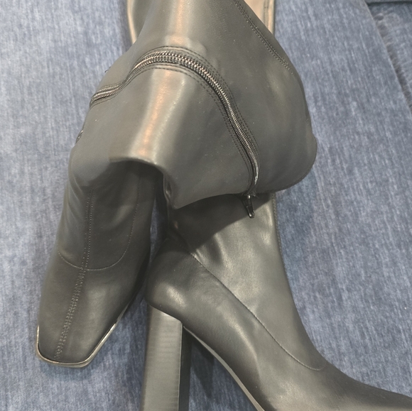 Stretch Long Boots - Picture 2 of 3